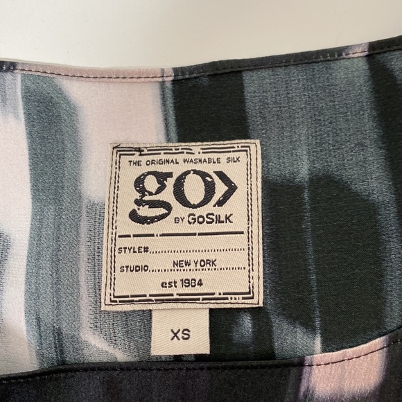 NWT!! Washable Silk Hi-Lo Top - Picture 6 of 7